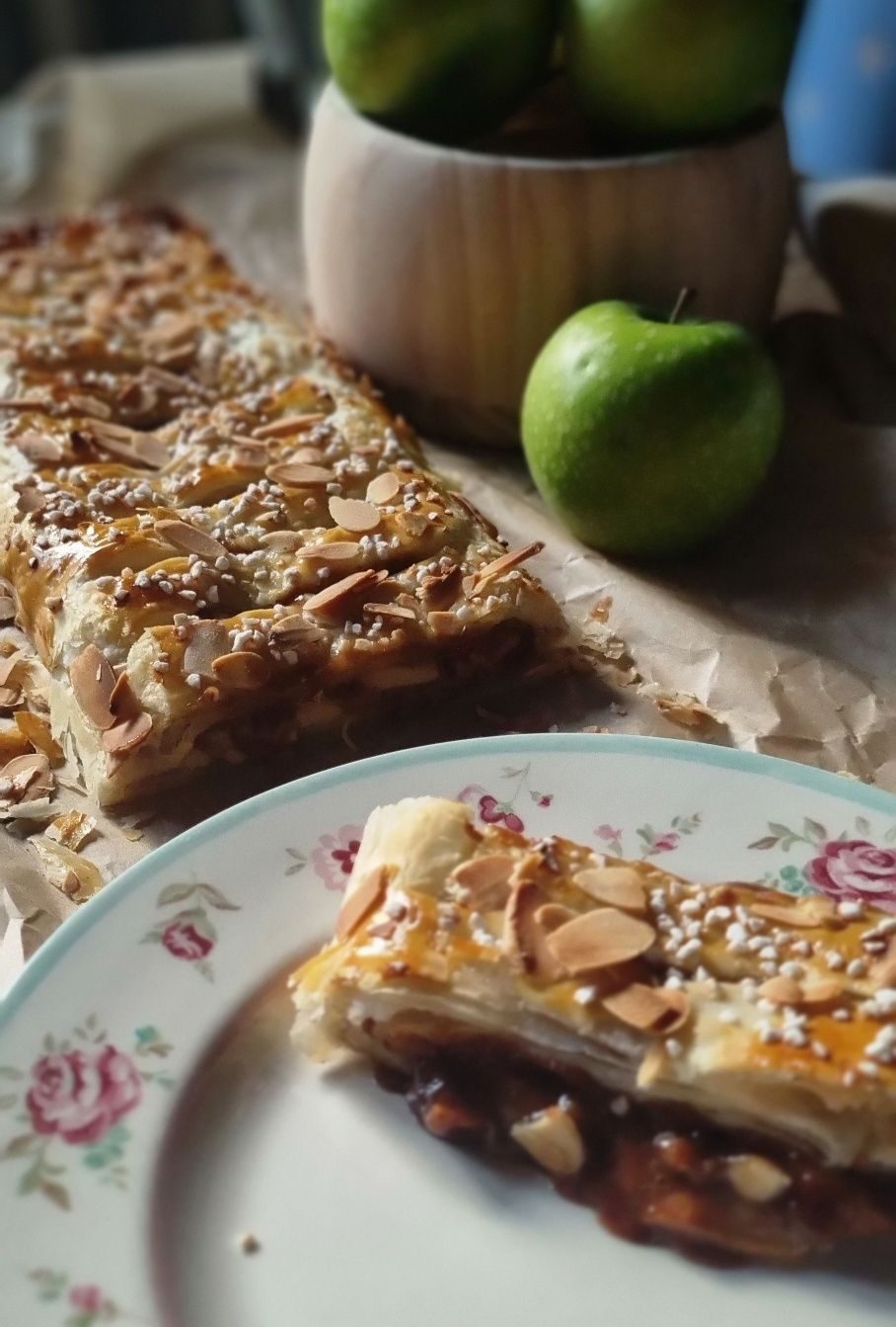 apple cinnamon and hazelnut strudel hygge