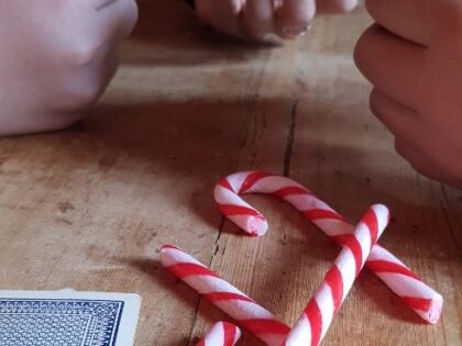 how-to-play-spoons-candy-cane-christmas-game-420x315 Home