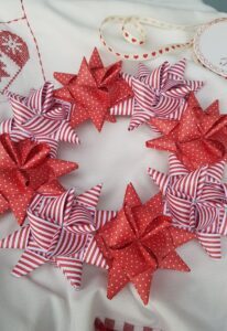 danish-paper-star-wreath-instructions-hyggestyle-2-206x300 How to make a Danish woven paper Christmas star wreath (julestjerne), step-by-step!