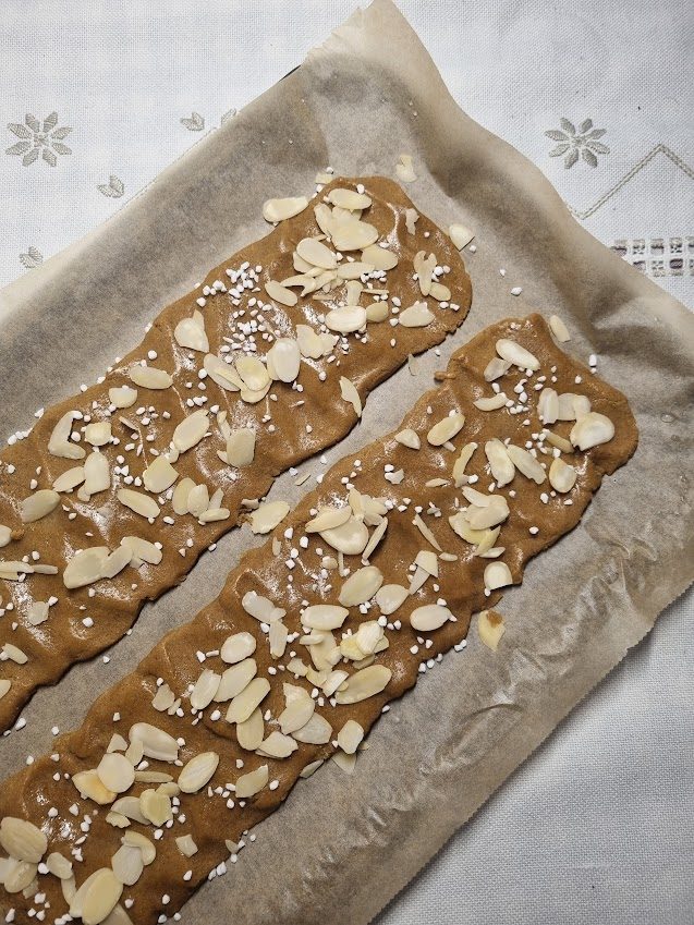 Brune-pinner-Norwegian-brown-stick-spiced-Christmas-biscuits-recipe Brune pinner (Norwegian “brown stick” spiced Christmas biscuits recipe)