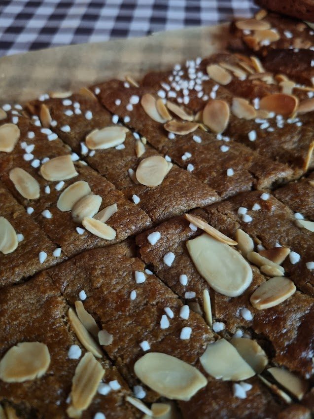 Brune-pinner-Norwegian-brown-stick-spiced-Christmas-biscuits-recipe2-1 Brune pinner (Norwegian “brown stick” spiced Christmas biscuits recipe)