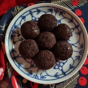 easy-brigadeiros-chocolate-rum-truffles-condensed-milk-recipe-300x300 Easy rum brigadeiro Brazilian chocolate sweeties recipe