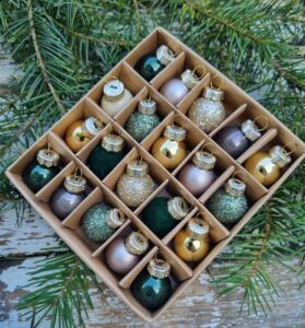 set-of-16-2cm-tiny-mini-vintage-metallic-gold-green-glass-Christmas-baubles-279x300 Home New