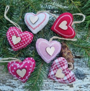 set-of-6-nordic-scandi-fabric-heart-red-white-christmas-decorations-297x300 Home New