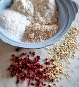 how-to-make-your-own-hygge-diy-rose-petal-milk-and-oat-bath-soak-3-271x300 How to make your own rose petal and oat milk bath soak recipe